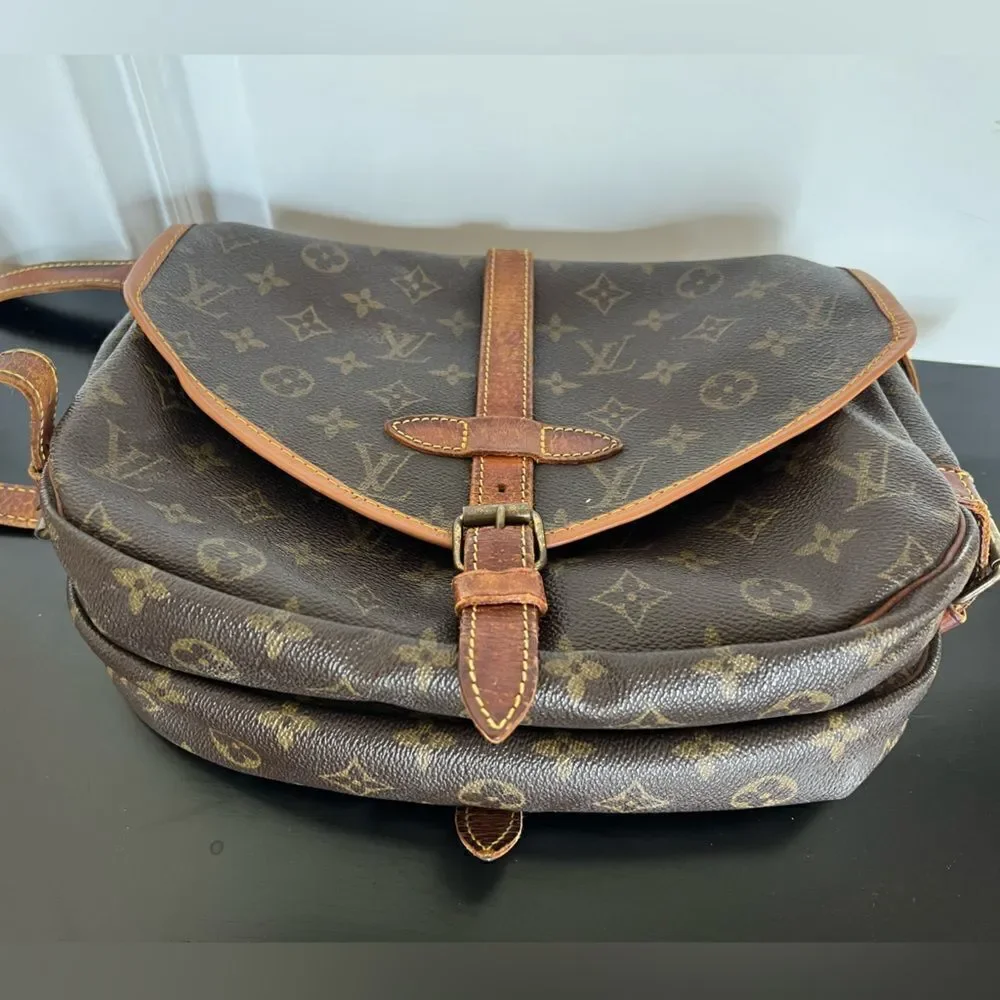 AUTH LOUIS VUITTON MONOGRAM SAUMUR 30 CROSSBODYBAG